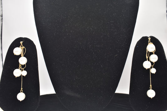 Light Weight Western Pearls Earrings